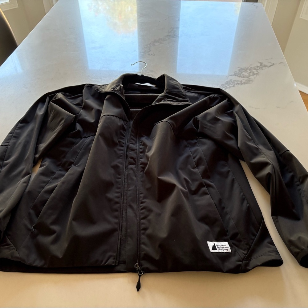 Women's Black MEC Windbreaker Jacket